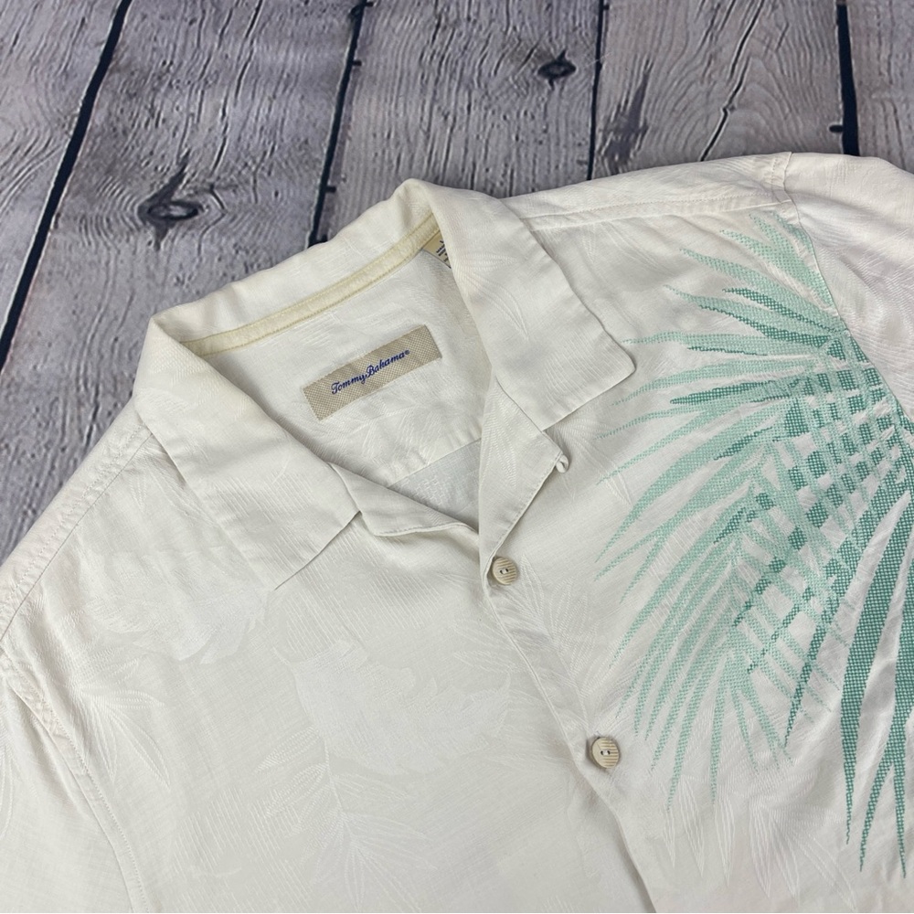 Tommy Bahama Camp Shirt Men's Large Floral Green  Palm‎ 100% Silk Short Sleeve